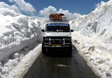 manali to keylong taxi